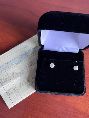 14k cultured pearl studs