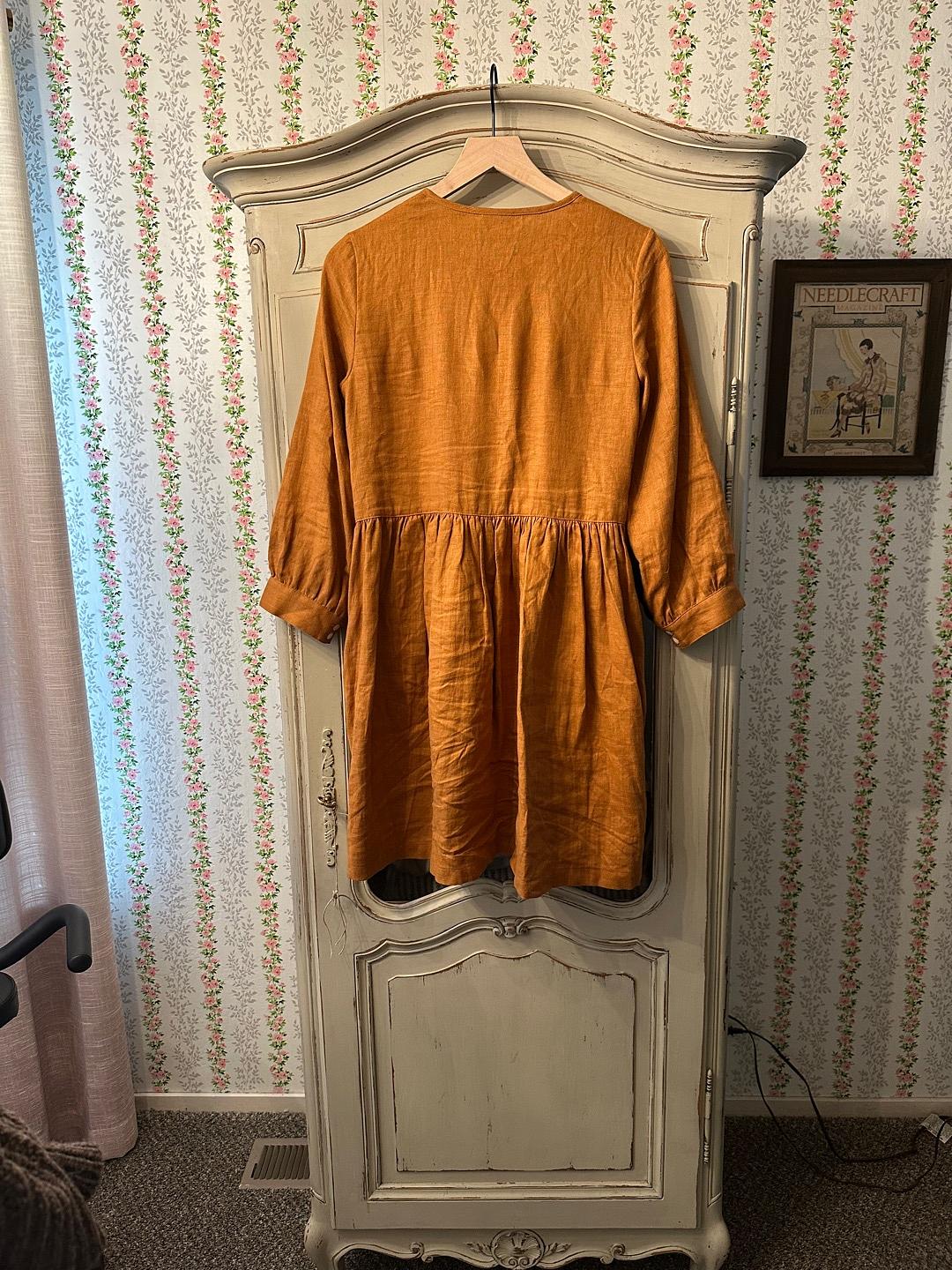 beaton linen dress Beaton Linen - Long Sleeve Gathered Dress