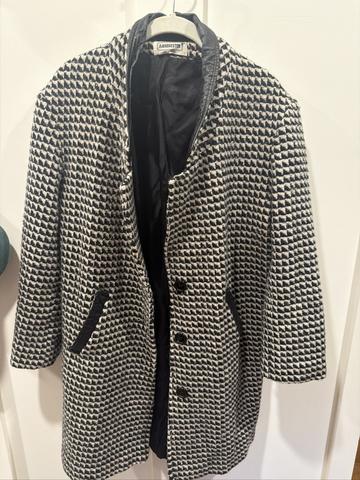 Houndstooth coat - 1970