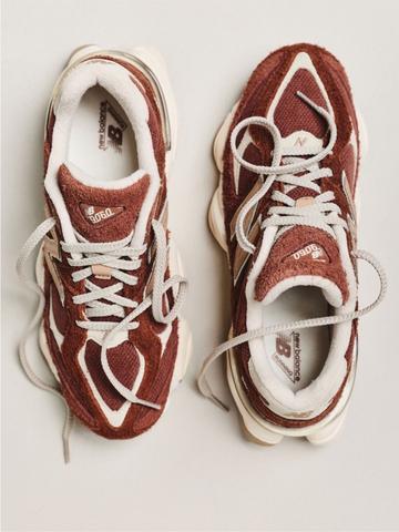 9060 Sneakers