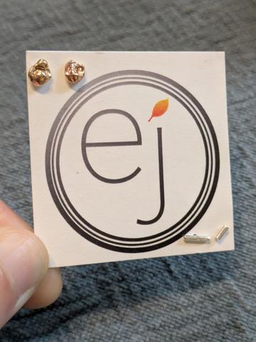 Post earrings set