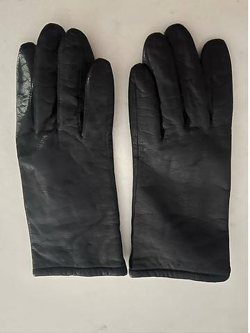 Leather gloves