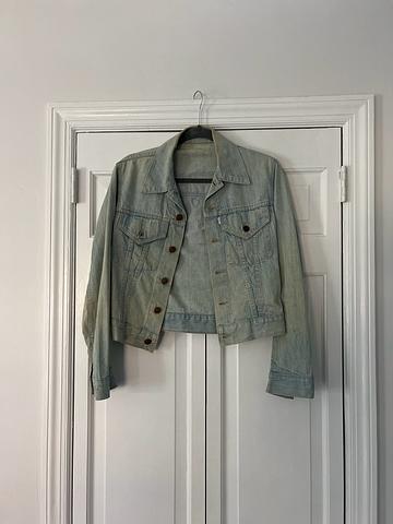 Vintage Levi’s Denim jacket lt wash Small