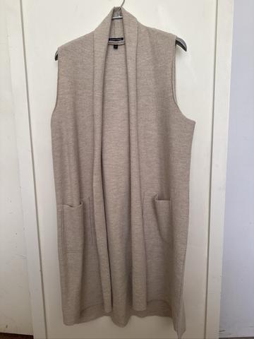 Sleeveless duster