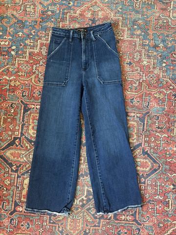 Patch pocket wide leg jeans