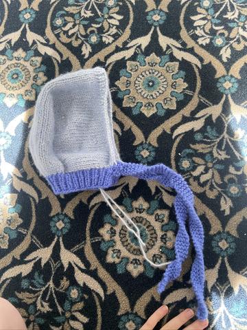 Knitted bonnet