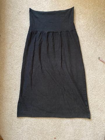 Pencil below knee skirt