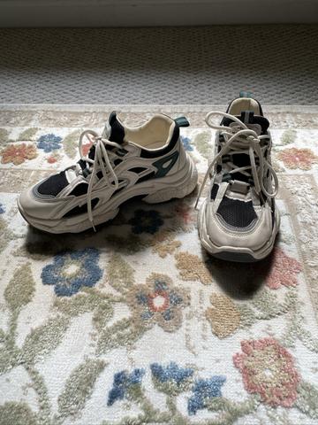 Tennis Shoes