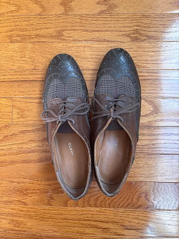 Wingtip oxfords