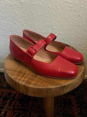 RESERVED!! Eugenia Flat