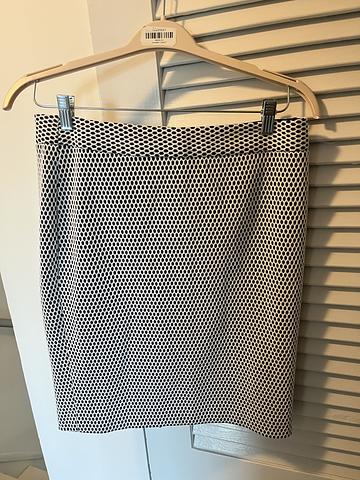 Black and white pencil skirt