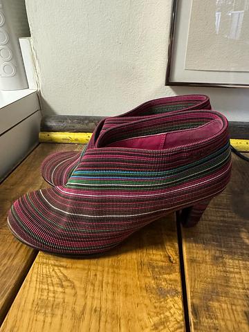 Fold mid booties