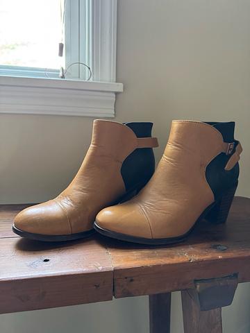 Boots (Wolverine Collab)