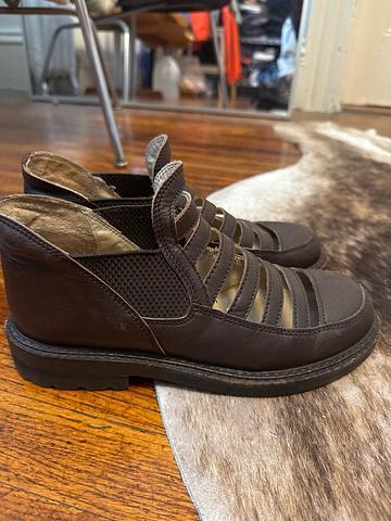 Ladder boots
