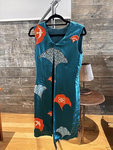 Satin sleeveless open vest