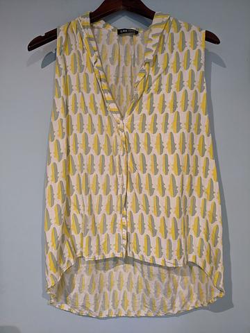 Printed sleeveless blouse