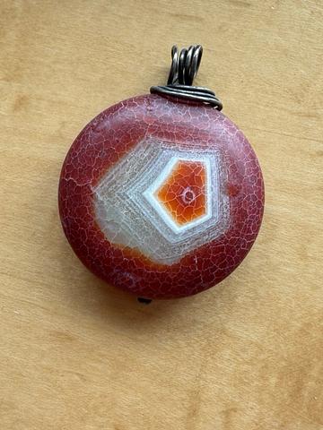 Stone pendant necklace