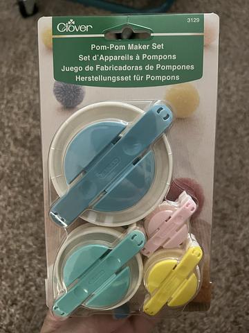 Clover Pom Pom maker