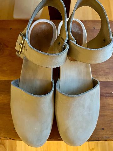 Emma Mid-Heel Clog