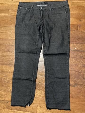 Black crop jeans