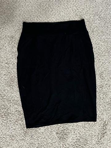 Black knit pencil skirt