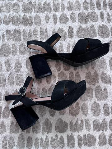 Cosmos Sandals