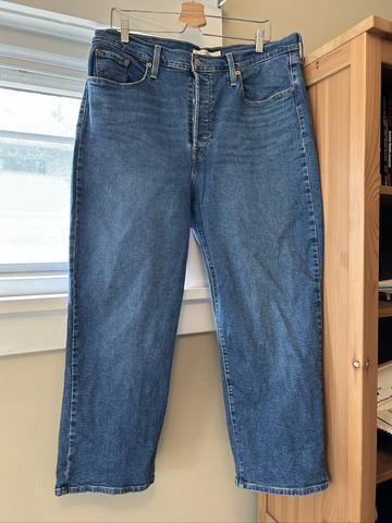 Levi’s Ribcage Straight Ankle jeans