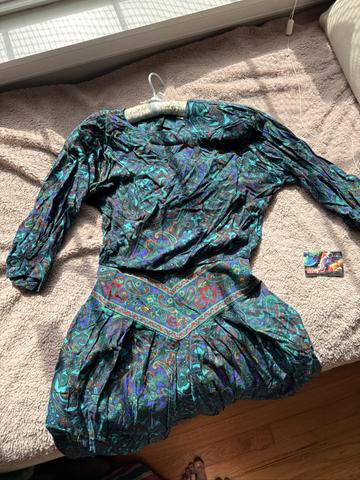 1980s drop waist + shoulder pads 💅🏻