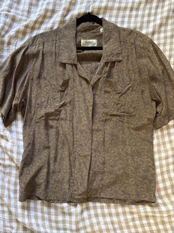 Leaf and dot pattern silk shirt
