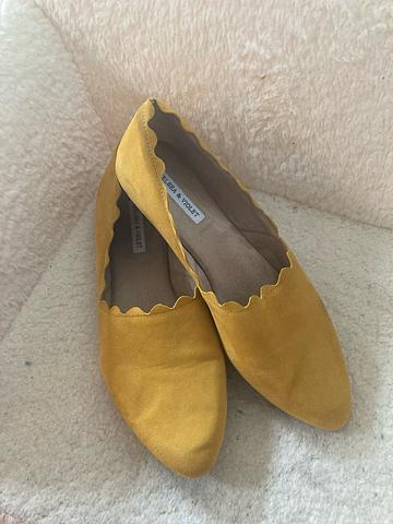 Mustard ballet flat