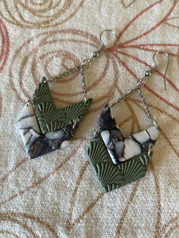 Chevron Chain Dangle