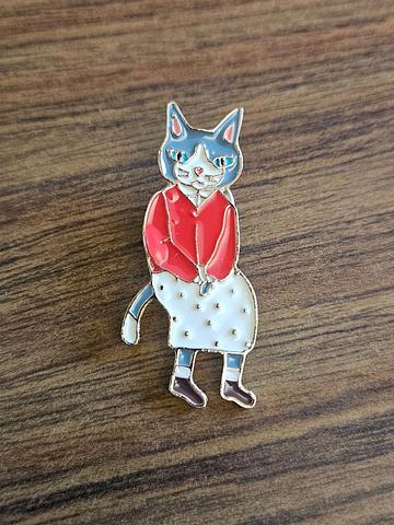 Cat enamel brooch pin