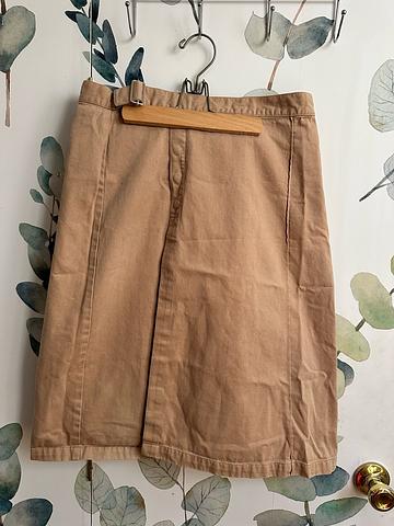 khaki skirt