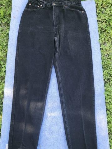 levi’s 521L tapered fit and leg