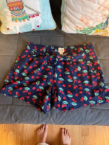 Linen cherry shorts 🍒