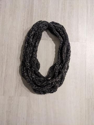 Finger knit necklace/scarf