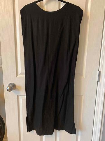 Black Sleeveless Dress